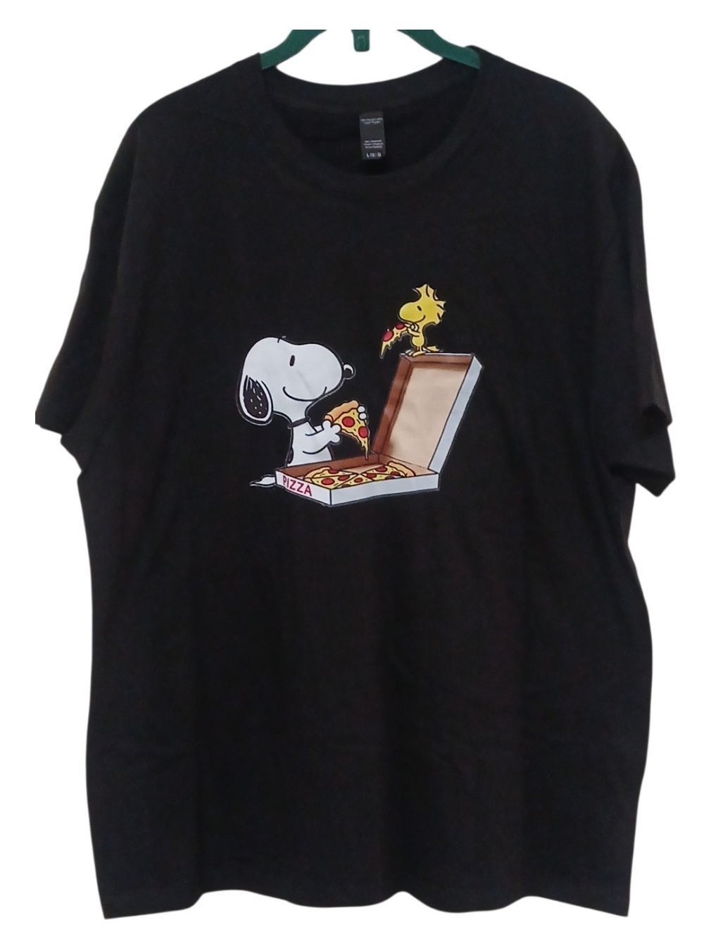 Peanuts -Ring Spun Cotton Short Sleeve Tee Shirt Snoopy & Woodstock Having Pizza